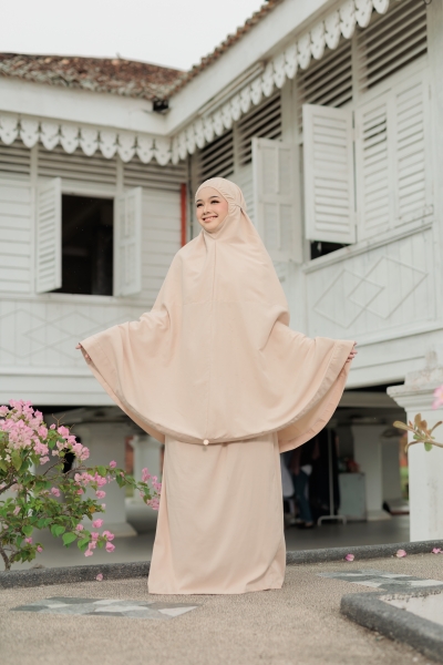 Telekung Mikayla Nude