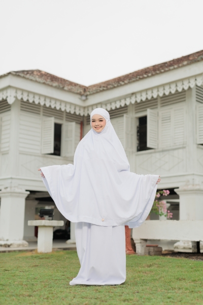 Telekung Mikayla White